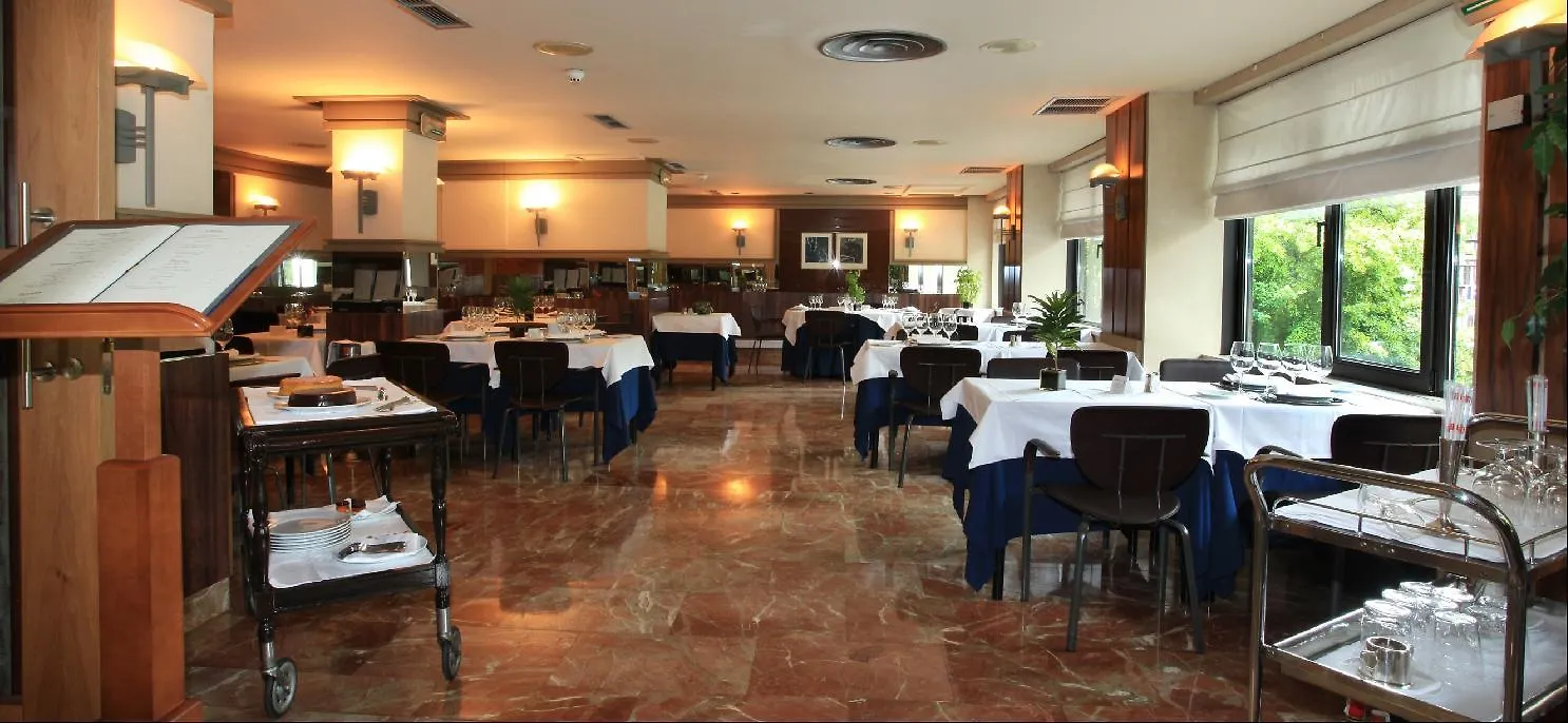 Hotel Tres Reyes Pamplona 4*,  Spain
