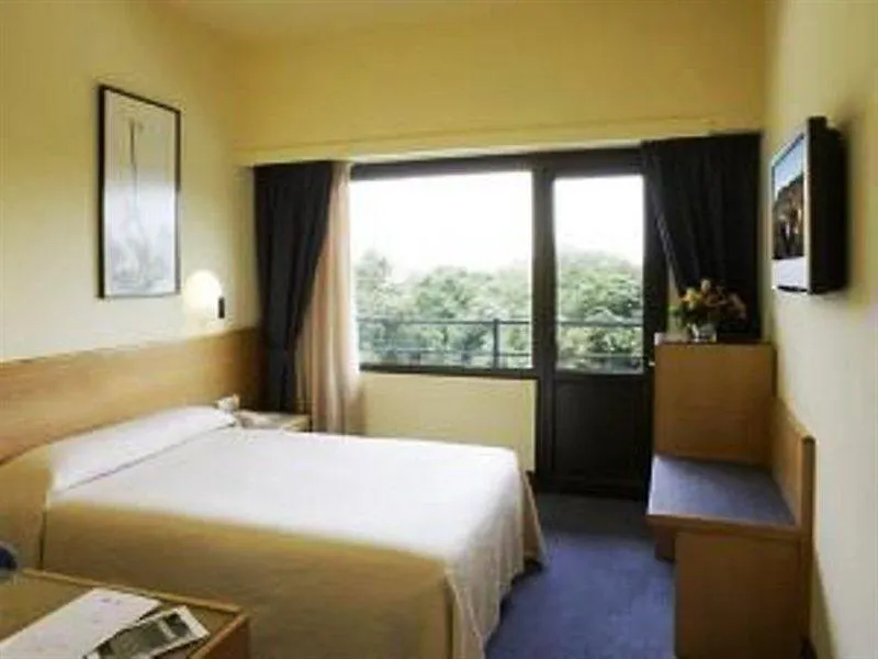 ****  Hotel Tres Reyes Pamplona Spain