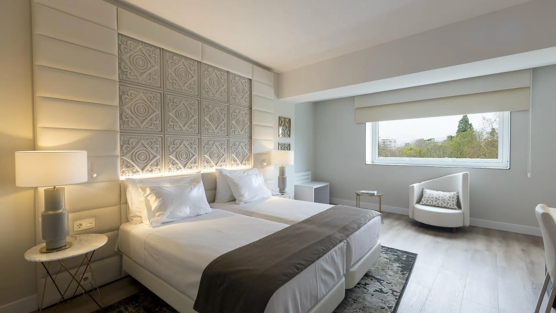 Hotel Tres Reyes Pamplona 4*,